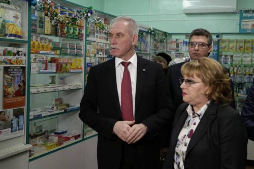 Губернатор Сергей Морозов поручил принять меры для бесперебойного обеспечения ульяновцев лекарствами в 2018 году